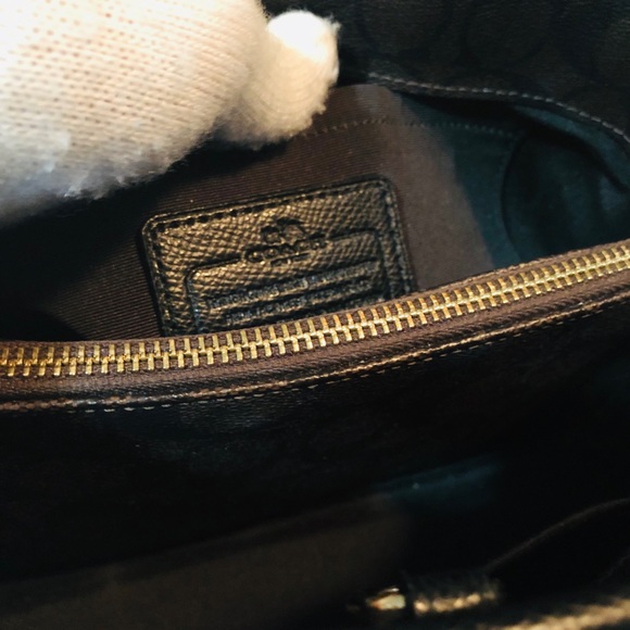 ❌SOLD❌ Coach 2 way Crossbody Bag - Picture 4 of 8